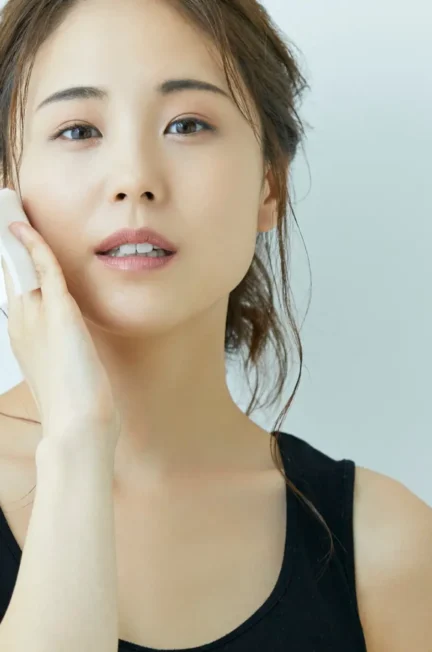 best face washes for oily skin in India under 300 INR